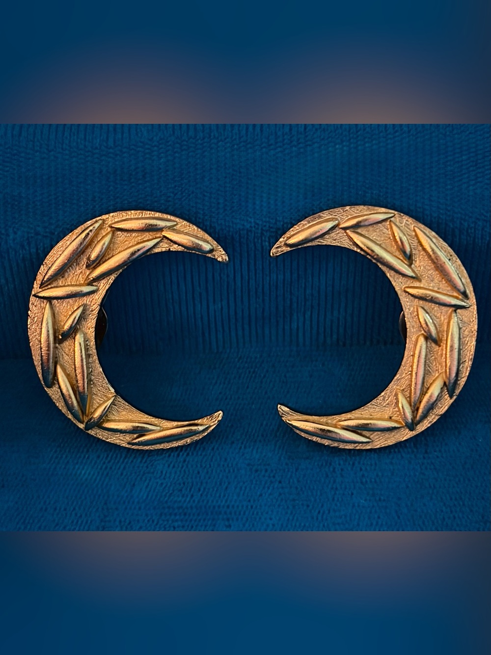 ✨Rare 1980s Hanae Mori Paris Statement Crescent Moon Textured Clip-On Earrings🌙